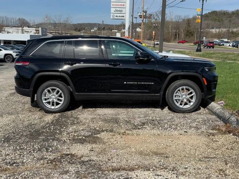 New 2026 Jeep Grand Cherokee Laredo X AWD/4WD image 2