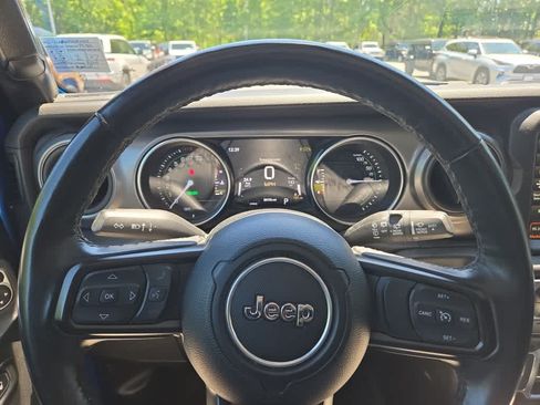 Used 2023 Jeep Wrangler Unlimited w/ Cold Weather Group AWD/4WD image 15