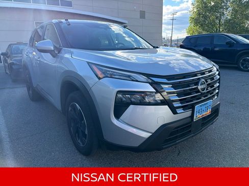Certified 2025 Nissan Rogue SV AWD/4WD image 5