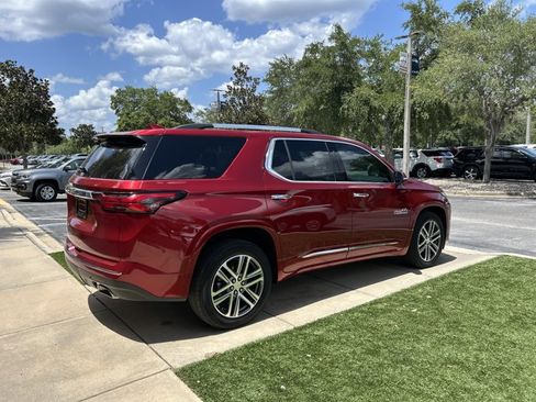 Used 2023 Chevrolet Traverse High Country AWD/4WD image 3