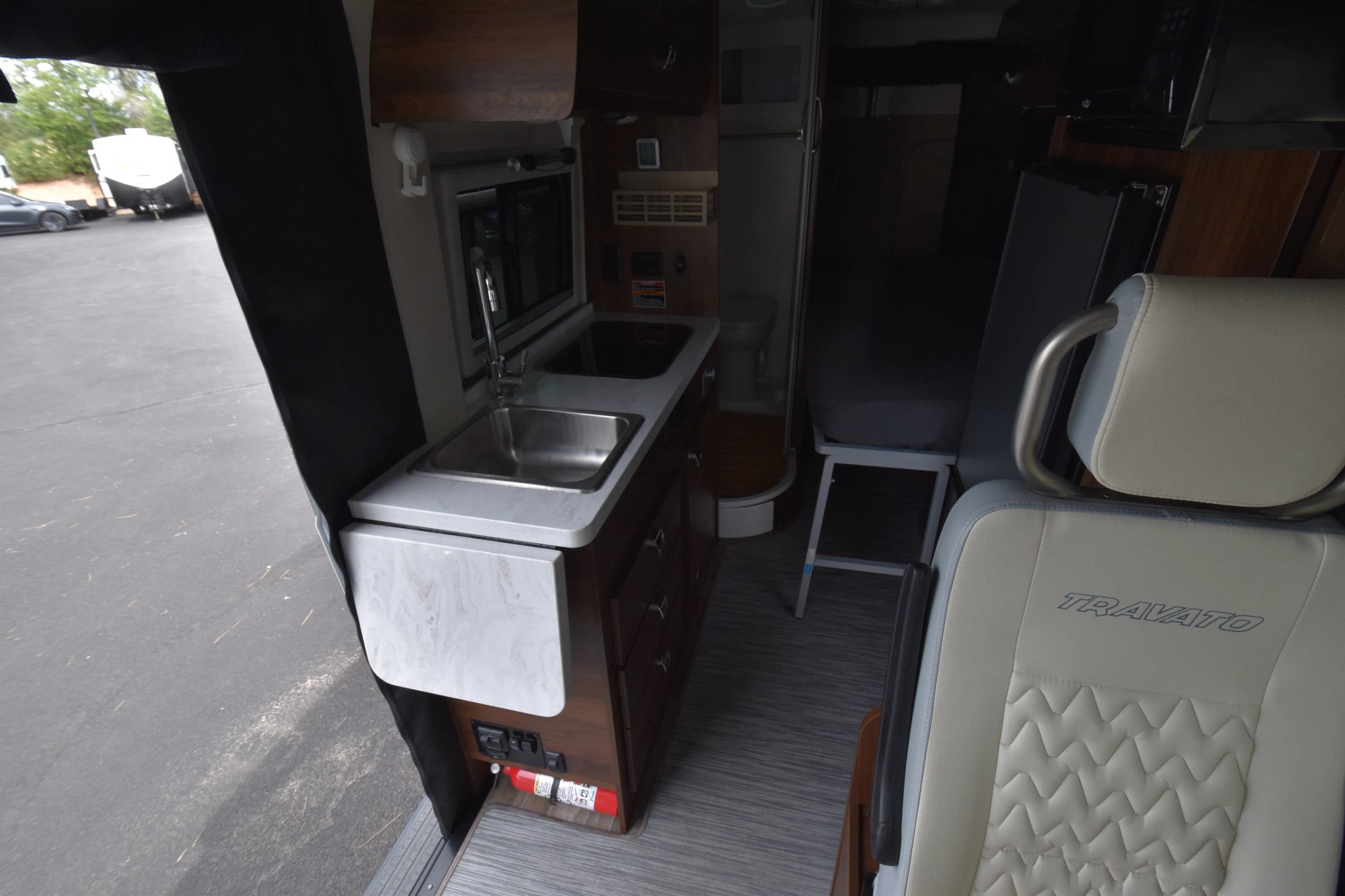 Used 2021 RAM ProMaster 3500 w/ Premium Appearance Group FWD image 13