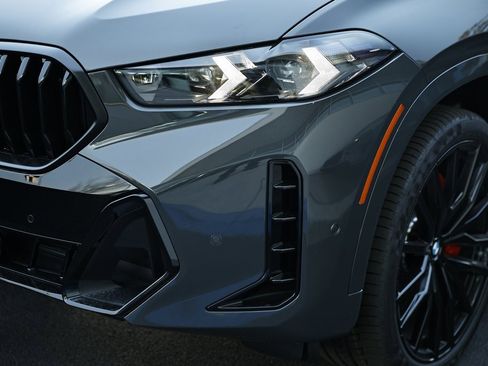 New 2026 BMW X6 xDrive40i w/ Premium Package image 11
