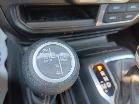 Used 2021 Jeep Gladiator Overland w/ Cold Weather Group image 7