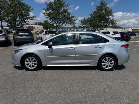 Used 2023 Toyota Corolla LE FWD image 4