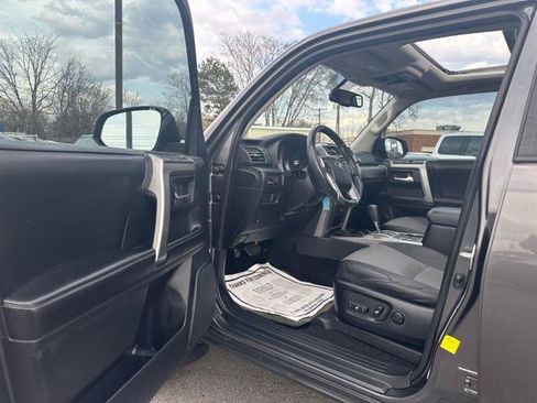 Used 2015 Toyota 4Runner SR5 Premium image 11