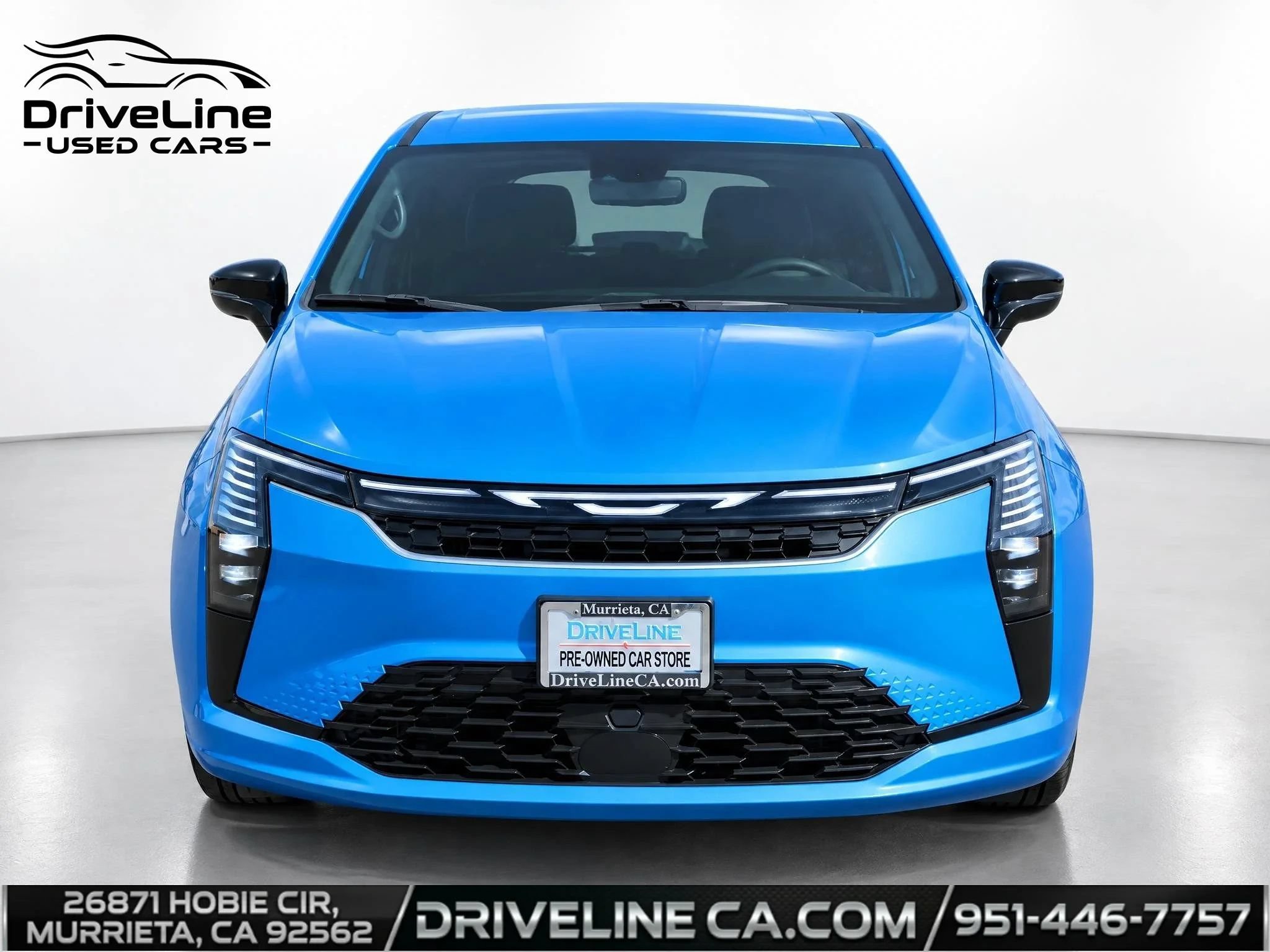Used 2027 Chrysler Pacifica Select FWD image 2