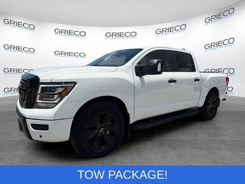 Used 2024 Nissan Titan SV w/ SV Convenience Package AWD/4WD image 3