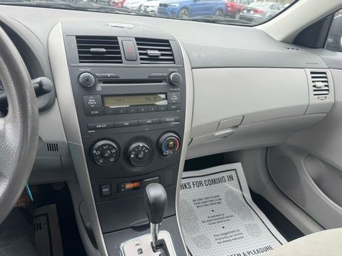 Used 2010 Toyota Corolla image 29