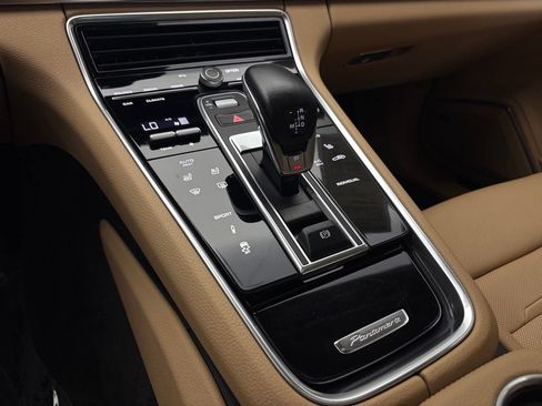 Certified 2023 Porsche Panamera 4 Platinum Edition AWD/4WD image 14