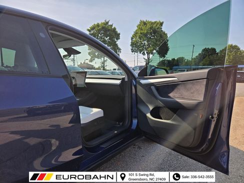 Used 2024 Tesla Model Y Performance AWD/4WD image 21