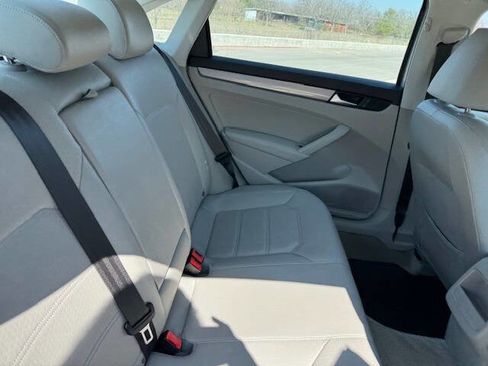 Used 2015 Volkswagen Passat 1.8T Limited Edition image 16