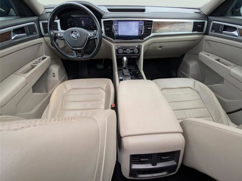 Used 2018 Volkswagen Atlas SEL Premium image 16