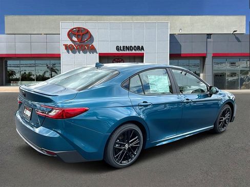 New 2026 Toyota Camry SE FWD image 3
