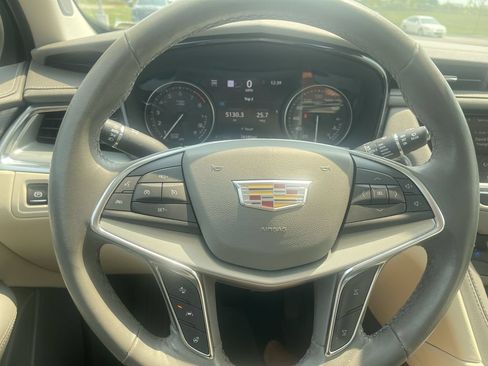 Used 2023 Cadillac XT5 Premium Luxury w/ Technology Package AWD/4WD image 11