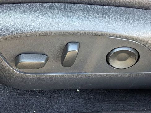 Used 2025 Chevrolet Equinox EV LT w/ Convenience Package image 19