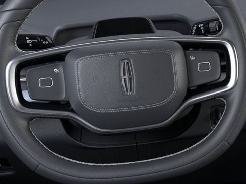 New 2026 Lincoln Navigator Reserve AWD/4WD image 12