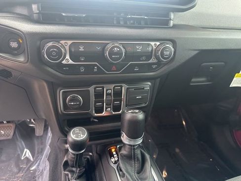 Used 2024 Jeep Wrangler Sport S image 43
