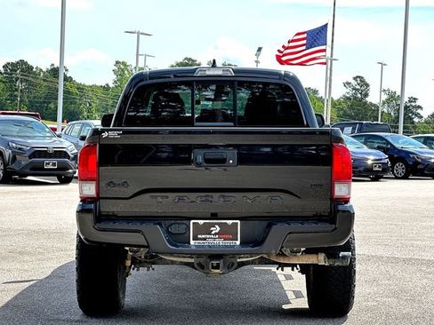 Used 2023 Toyota Tacoma SR AWD/4WD image 7