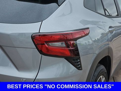 New 2026 Chevrolet Trax LT w/ Sunroof Package FWD image 39