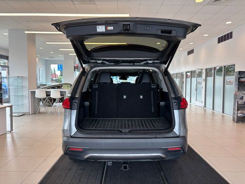 Used 2025 Toyota Grand Highlander AWD image 9