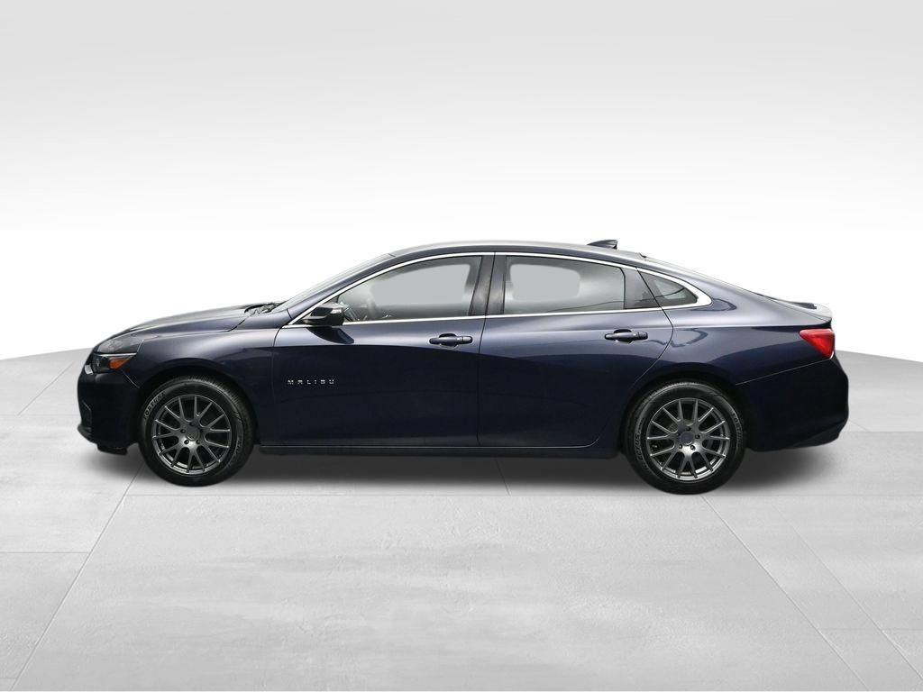 Used 2016 Chevrolet Malibu LT FWD image 2
