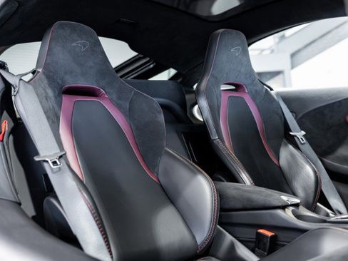 Used 2023 McLaren GT image 33