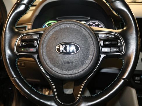 Used 2018 Kia Niro EX Premium image 31