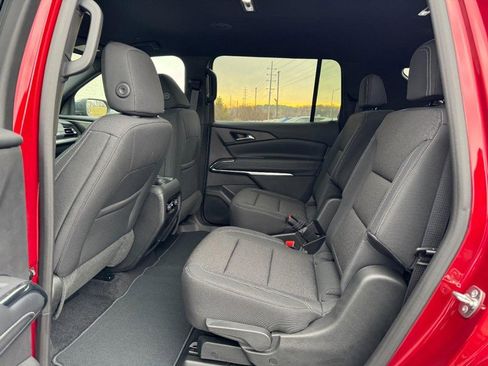 New 2026 Chevrolet Traverse LT image 7