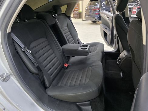 Used 2018 Ford Fusion SE FWD image 20