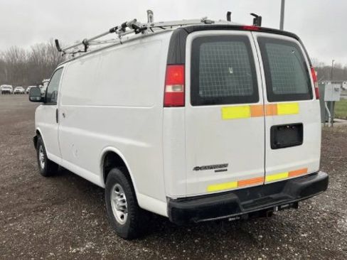 Used 2015 Chevrolet Express 2500 RWD image 3