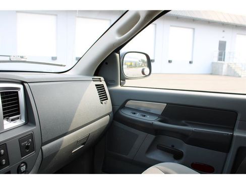 Used 2007 Dodge Ram 1500 Truck SLT image 22