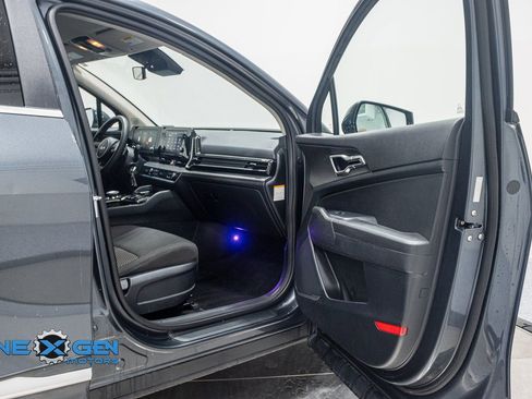 Used 2024 Kia Sportage LX image 38