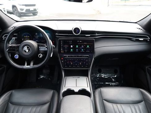 Used 2024 Maserati Grecale GT image 12