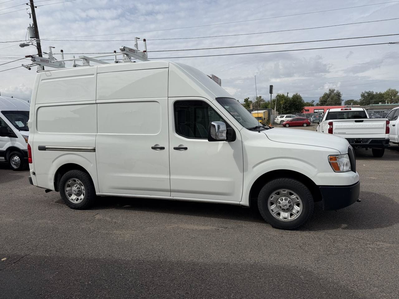 Used 2020 Nissan NV 2500 SV RWD image 1