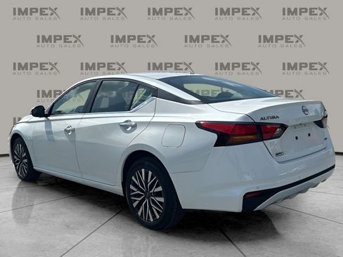 Used 2023 Nissan Altima 2.5 SV image 3