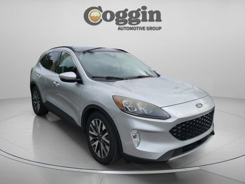 Used 2020 Ford Escape Titanium FWD image 5