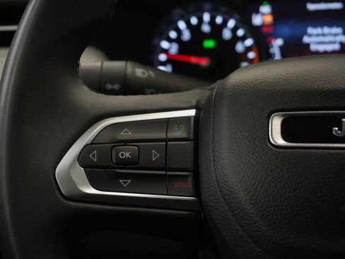 Used 2025 Jeep Compass Latitude AWD/4WD image 37