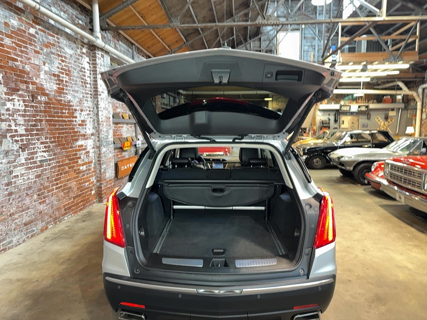 Used 2017 Cadillac XT5 Luxury w/ Driver Awareness Package AWD/4WD image 80