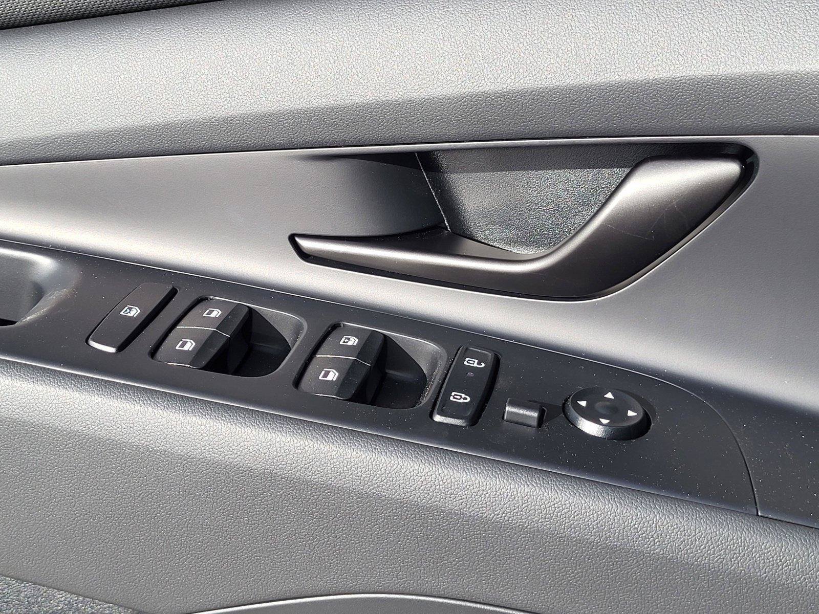 New 2025 Hyundai Elantra SEL FWD image 26
