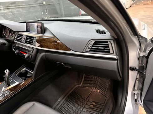 Used 2015 BMW 328i Sedan RWD image 18