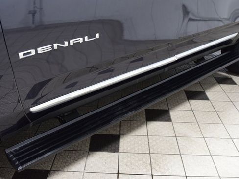 Used 2024 GMC Yukon XL Denali image 31