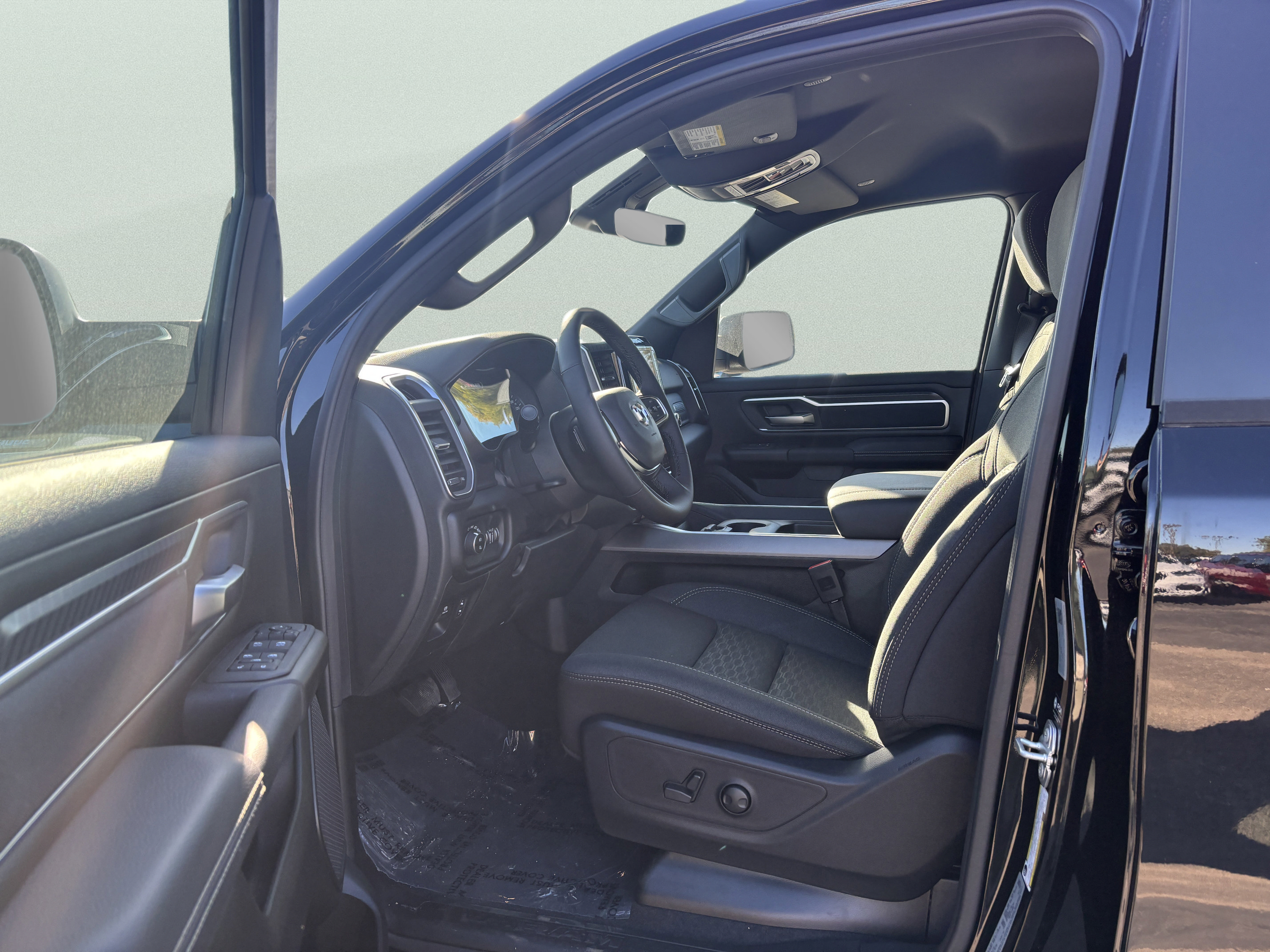 Used 2025 RAM 1500 Big Horn AWD/4WD image 10