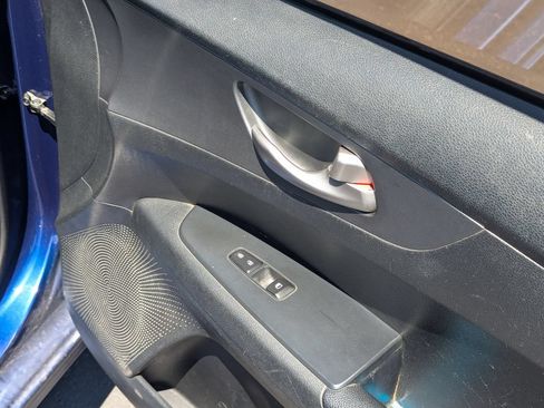 Used 2020 Kia Forte LXS FWD image 33