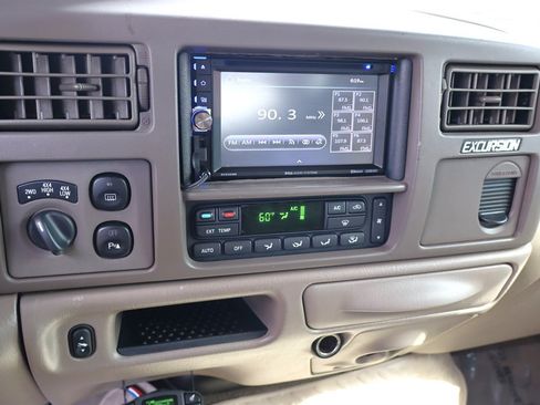 Used 2004 Ford Excursion Eddie Bauer AWD/4WD image 32