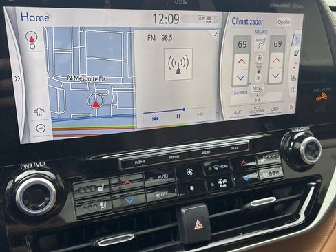 Used 2020 Toyota Highlander Platinum image 7