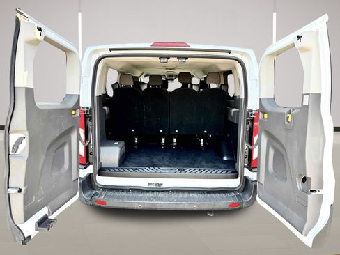 Used 2023 Ford Transit 350 XLT RWD image 9