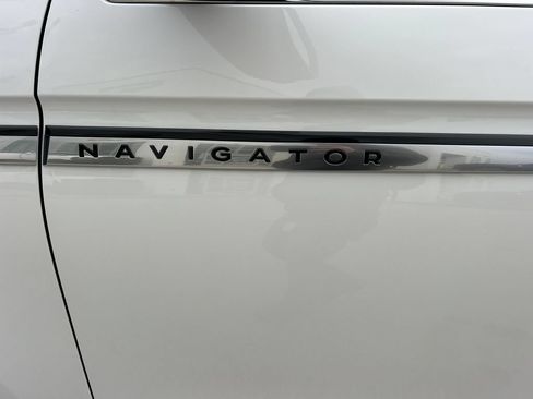 Used 2025 Lincoln Navigator Reserve AWD/4WD image 61