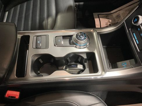 Used 2022 Ford Edge SEL w/ Convenience Package image 5