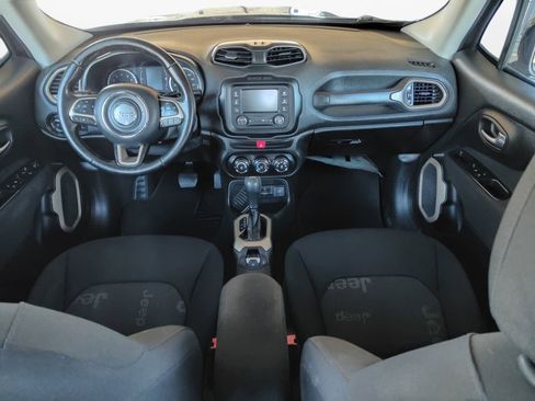 Used 2016 Jeep Renegade Latitude image 3