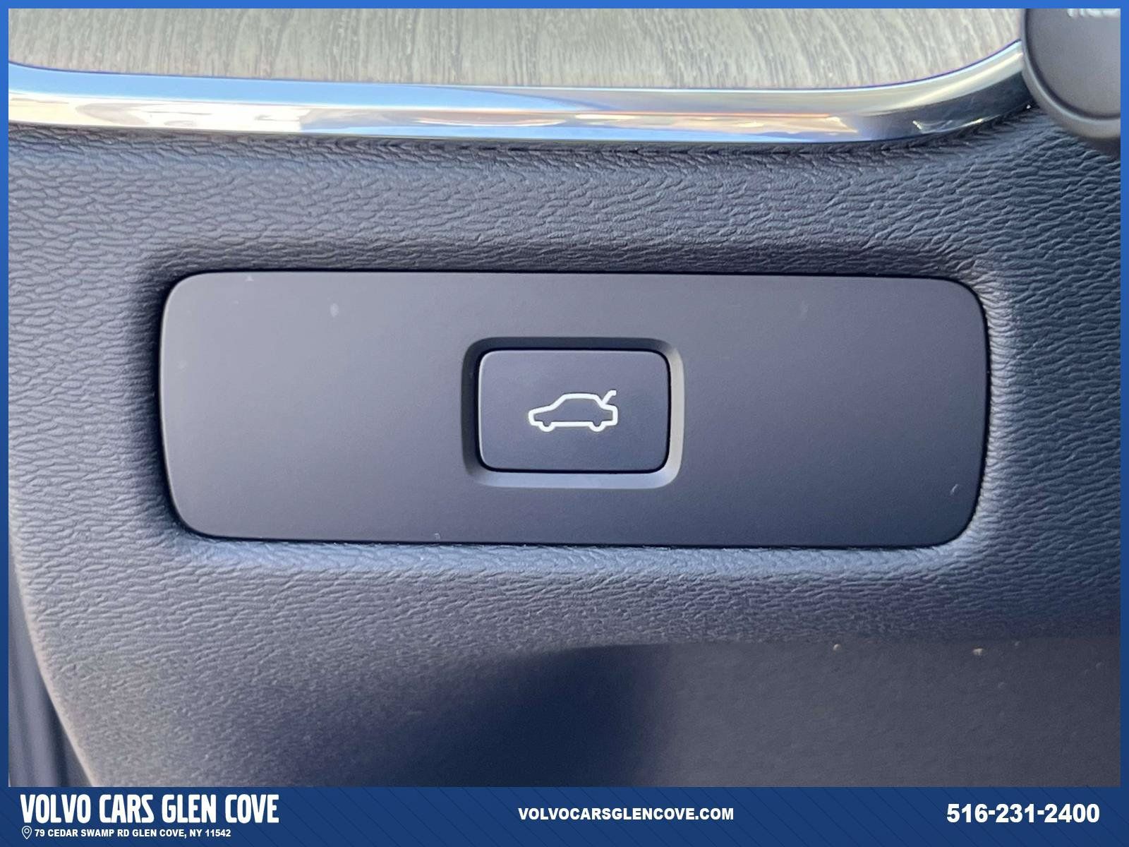 Certified 2026 Volvo XC60 B5 Plus w/ Protection Package Premier AWD/4WD image 19